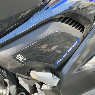 پد باک مشکی آبیYAMAHA XMAX GP /ساخت ترکیه اصل کد 000186