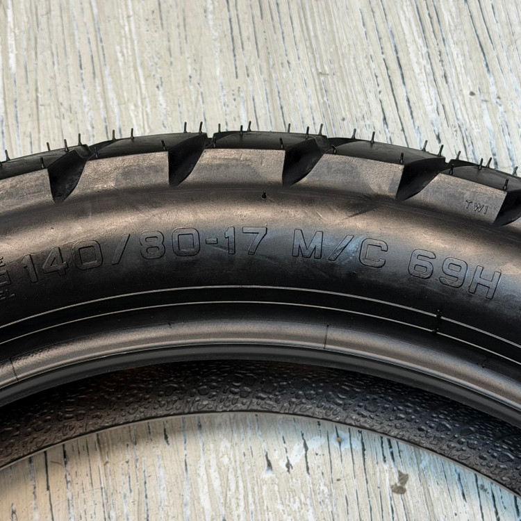 لاستیک پیرلی ادونچر 140/80/17 / ساخت کشور برزیل اصل PIRELLI MT60 کد ۲۰۱۳۲۶