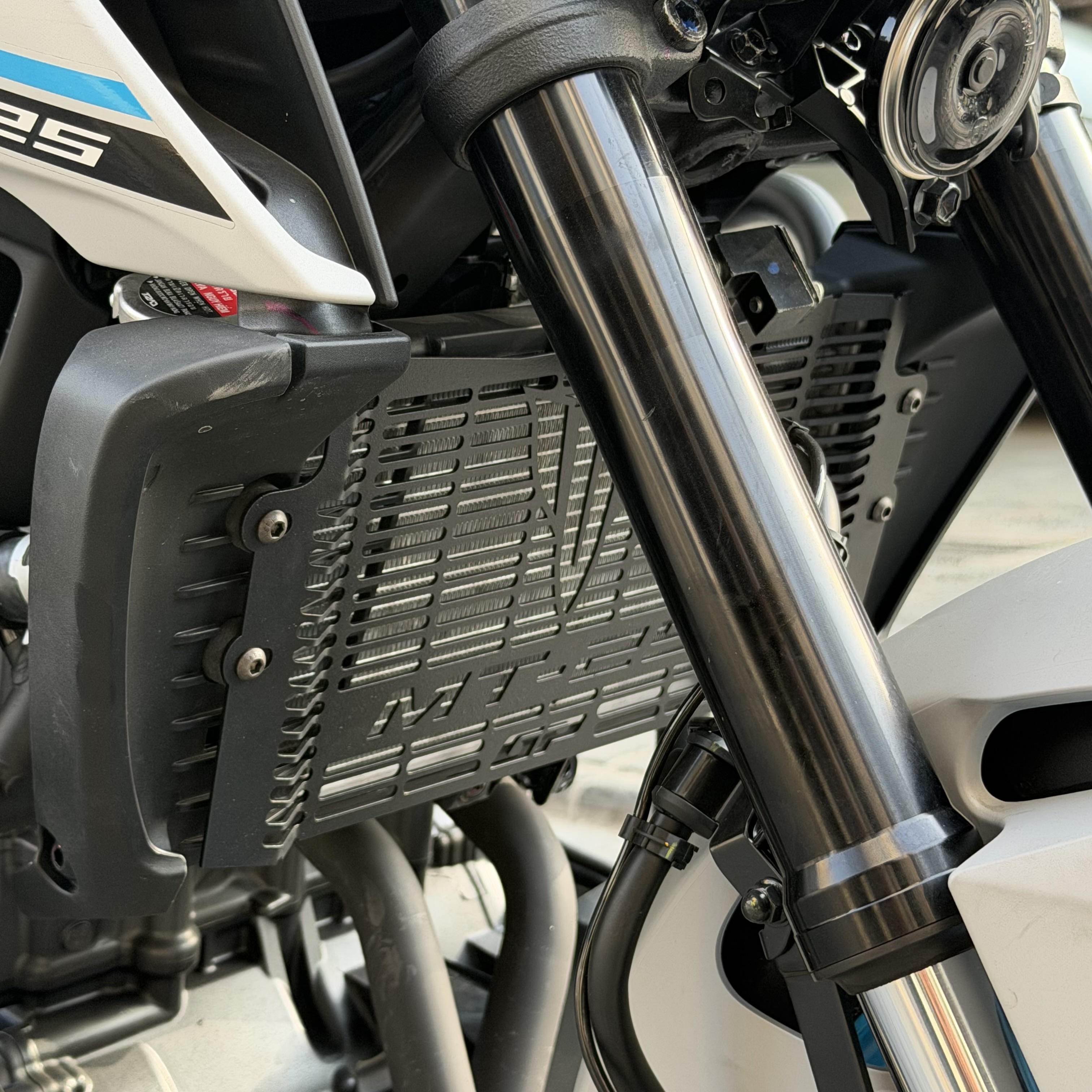 محافظ رادیات YAMAHA MT25 GP کد ۰۰۰۰۲۴