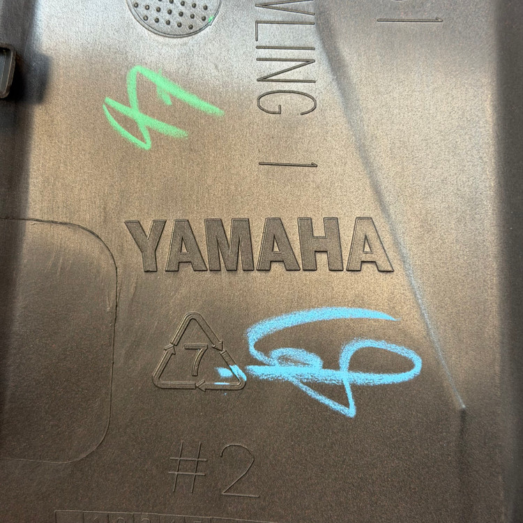 فلاپ بغل چراغ YAMAHA Nmax Turbo سمت چپ ساخت اندونزی اصل کد 202364
