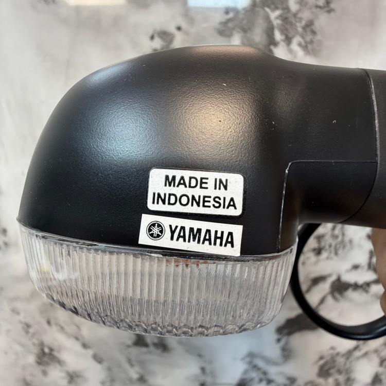 راهنما جلو سمت راست YAMAHA R25 / R3 ساخت اندونزی اصل کد 200927