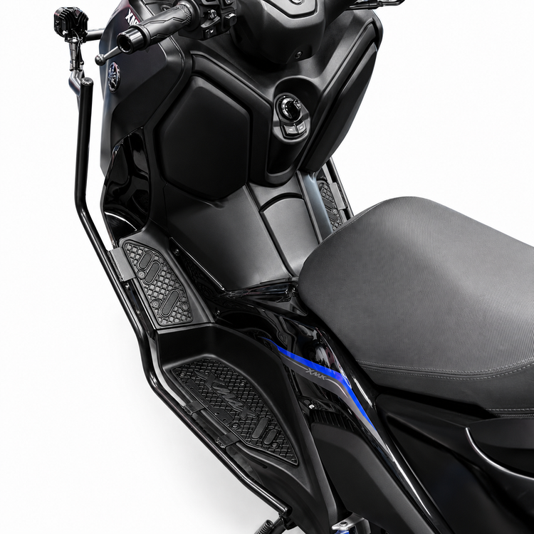 کف پایی اسپرت رنگ مشکی YAMAHA Xmax ساخت تایلند اصل کد ۰۰۰۱۴۴