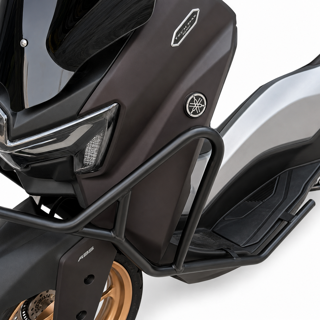 فلاپ بغل پا چپ نقره ای مات تیره YAMAHA Nmax Turbo / ساخت اندونزی اصل کد 201628
