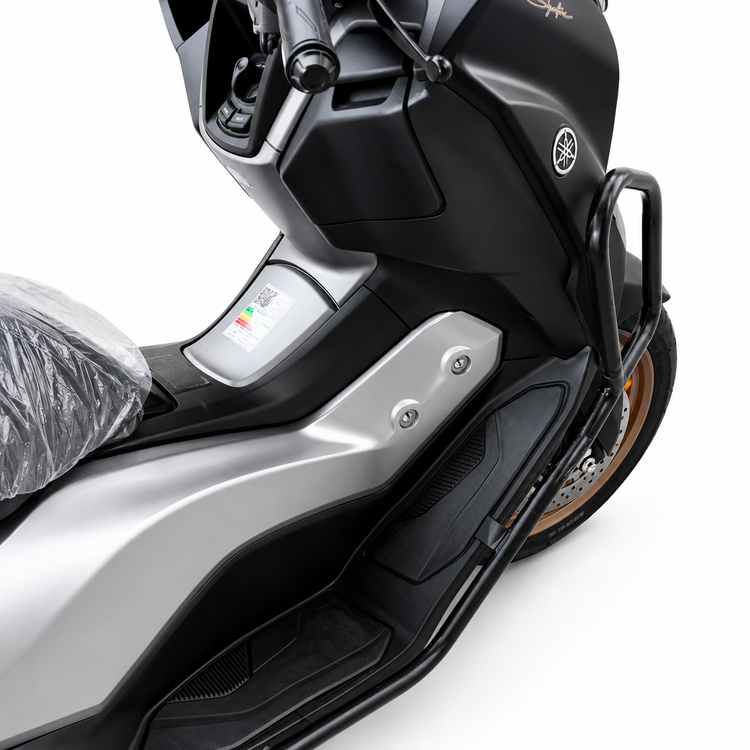 فلاپ بغل پا راست نقره ای مات تیره YAMAHA Nmax Turbo / ساخت اندونزی اصل کد 201627