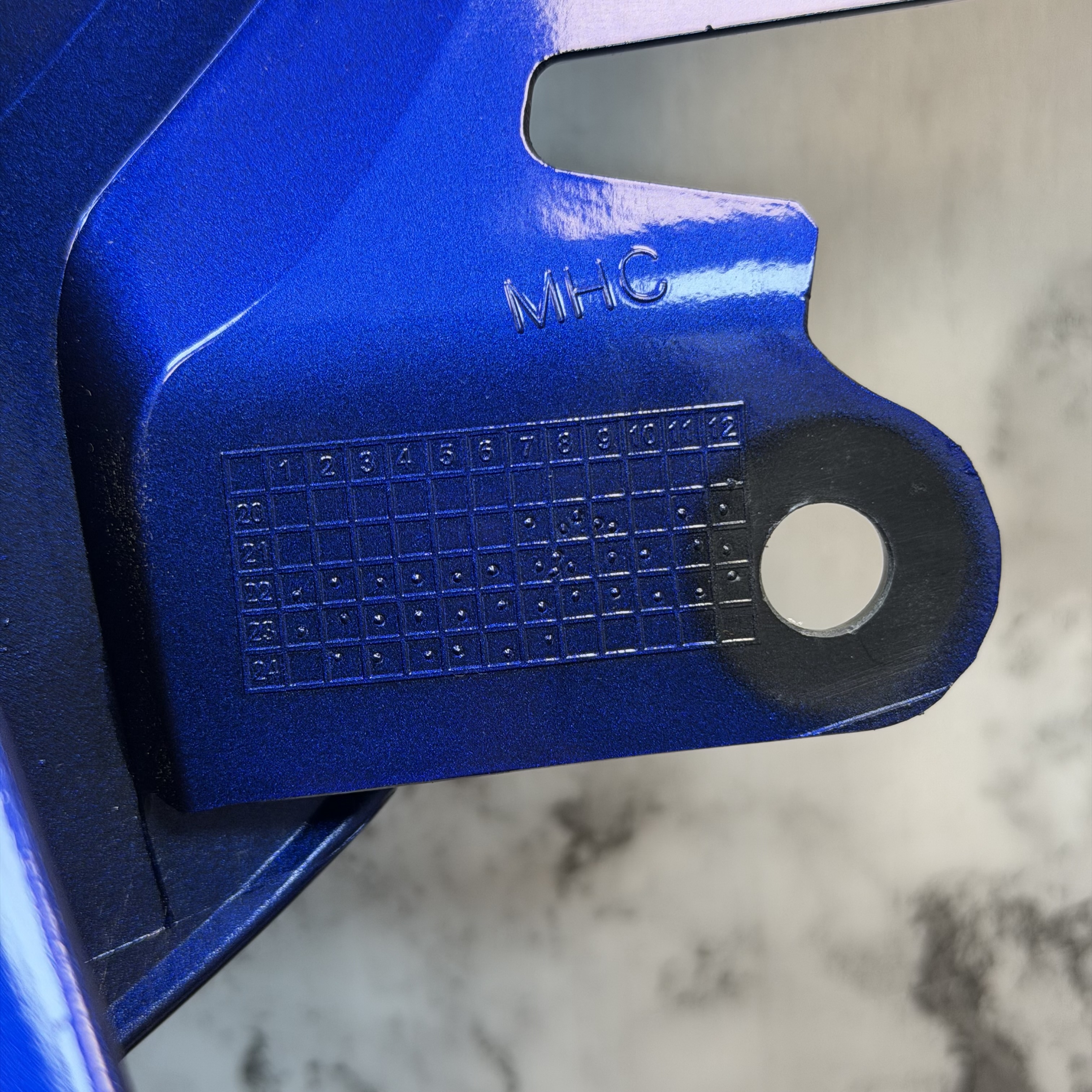 فلاپ گیتاری / زیر زین YAMAHA R15 ابی سمت چپ ساخت اندونزی اصل کد 202255