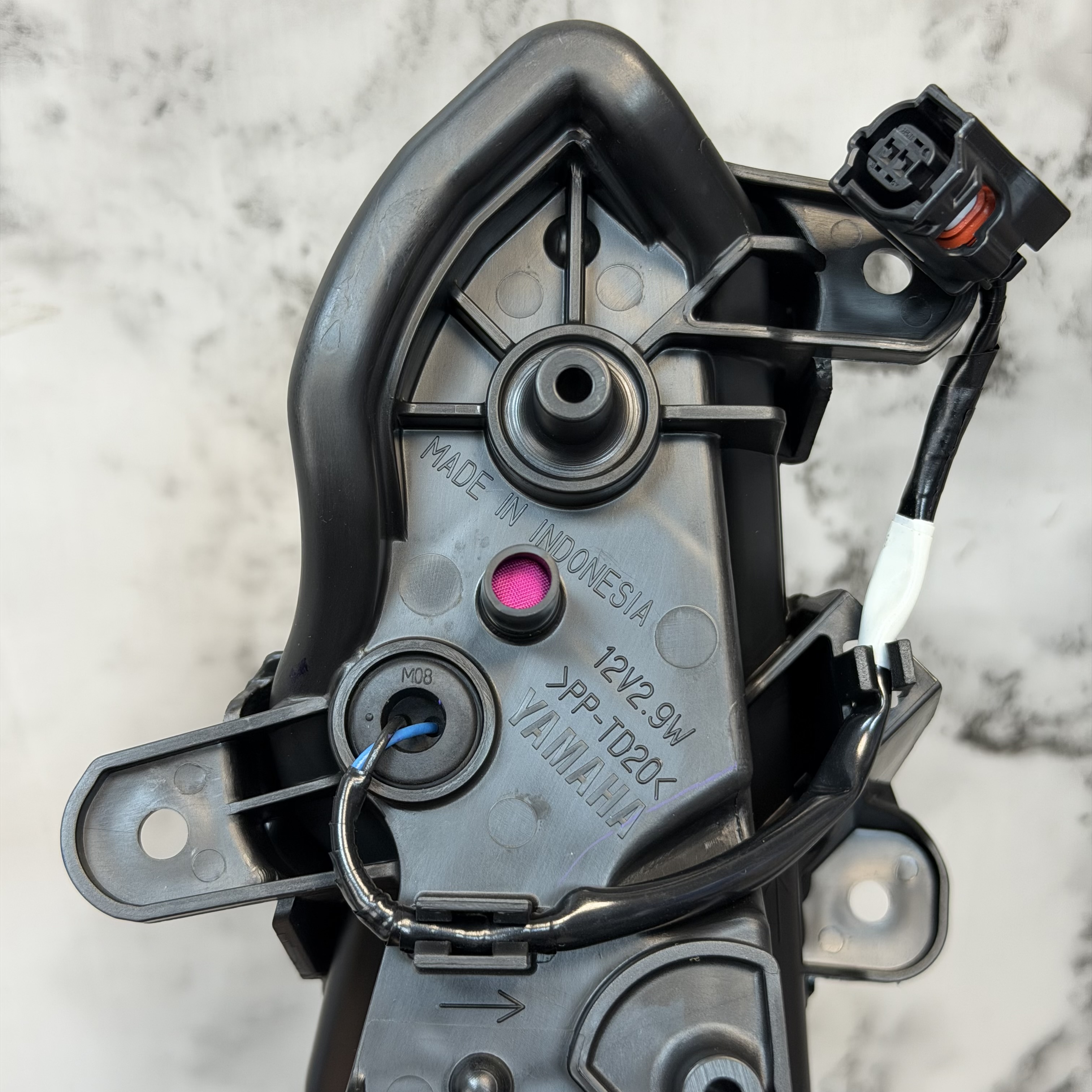 چراغ جلو سمت چپ YAMAHA R15 ساخت اندونزی اصل کد 201991
