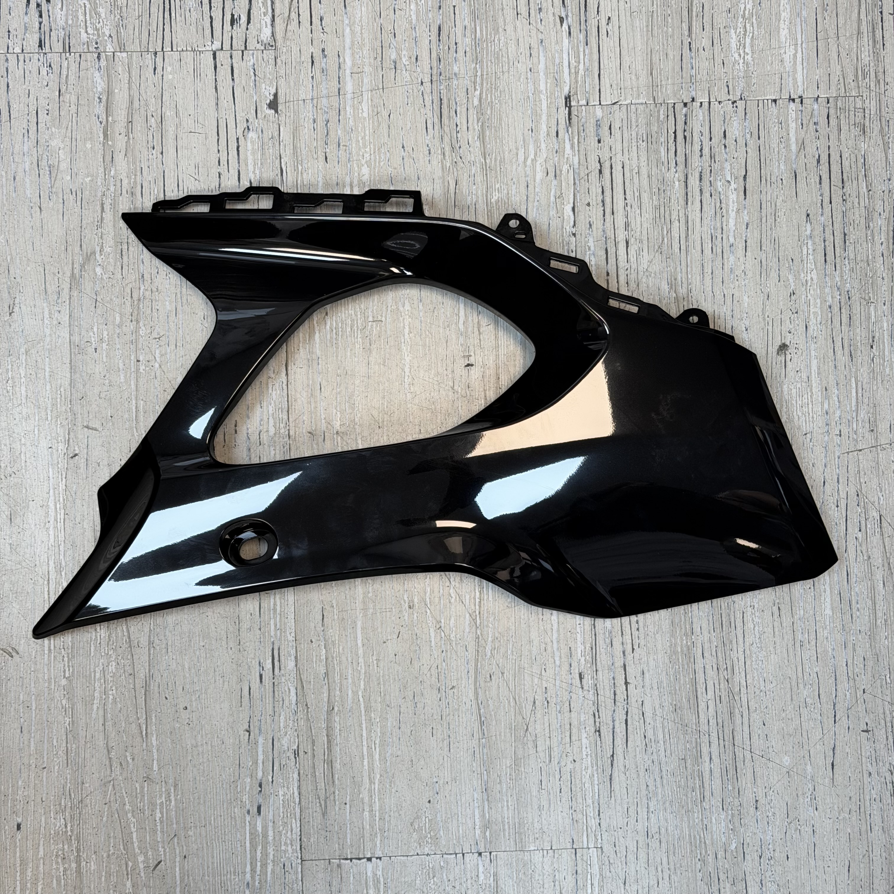 فلاپ اسپایلر YAMAHA R15 مشکی براق سمت راست ساخت اندونزی اصل کد 201988