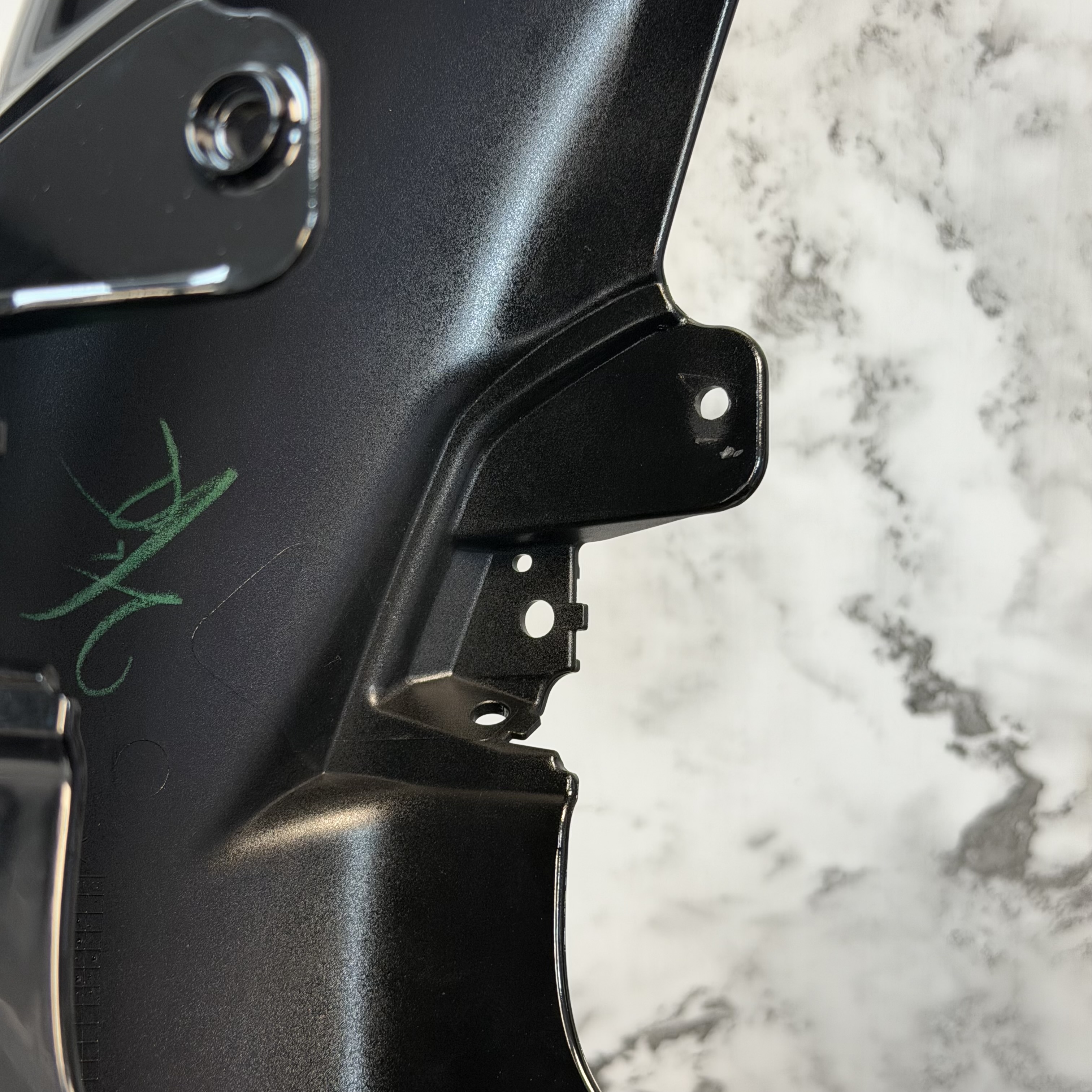 گلگیر جلو YAMAHA XSR 155 مشکی براق ساخت اندونزی اصل کد 202038