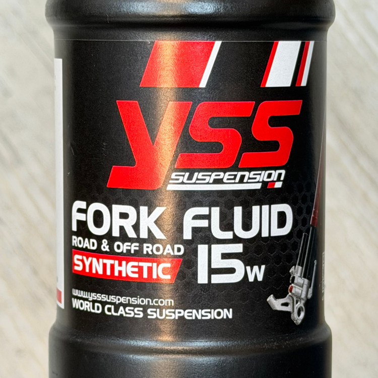 روغن مخصوص کمک فنر جلو YSS Fork Fluid 15W حجم 250ml ساخت تایلند اصل کد ۲۰۰۸۶۹