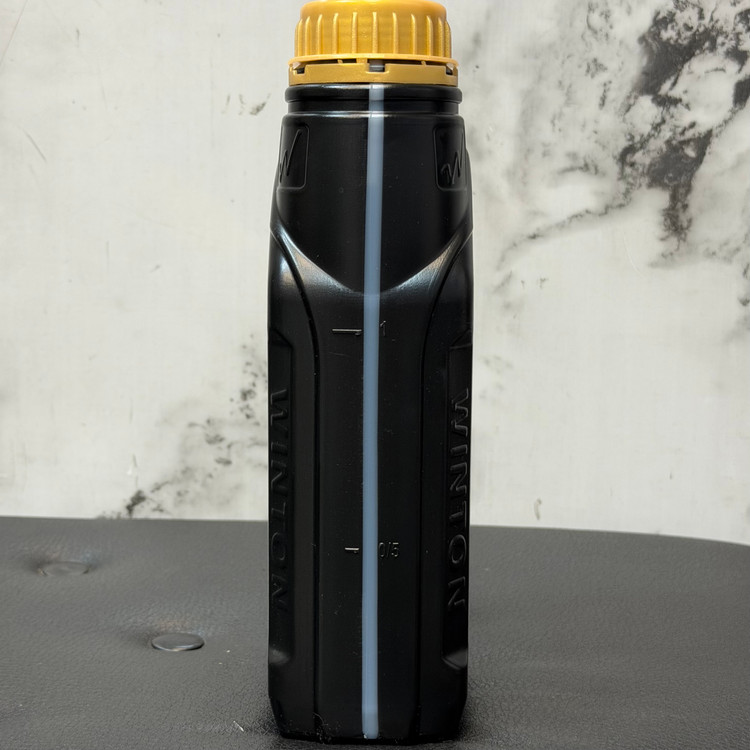 روغن موتور سیکلت مخصوص موتور های دنده ای وینتون حجم 1/300 WINTON 10W40 MA2 SL / تحت لیسانس کانادا اصل کد 202442