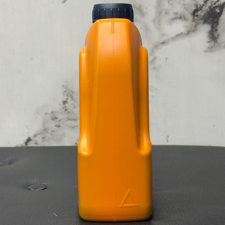 روغن موتور سیکلت ایدلوب AIDLUBE 10W30 SN مخصوص موتورهای اسکوتر تحت لیسانس ایدلوب آلمان اصل کد ۲۰۱۳۸۷