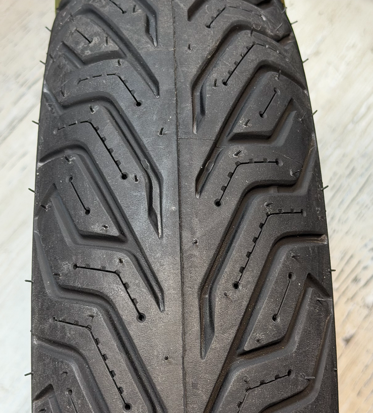 لاستیک میشلن MICHELIN CITY GRIP2 سایز 130/70/13 ساخت کشور صربستان اصل کد 202448