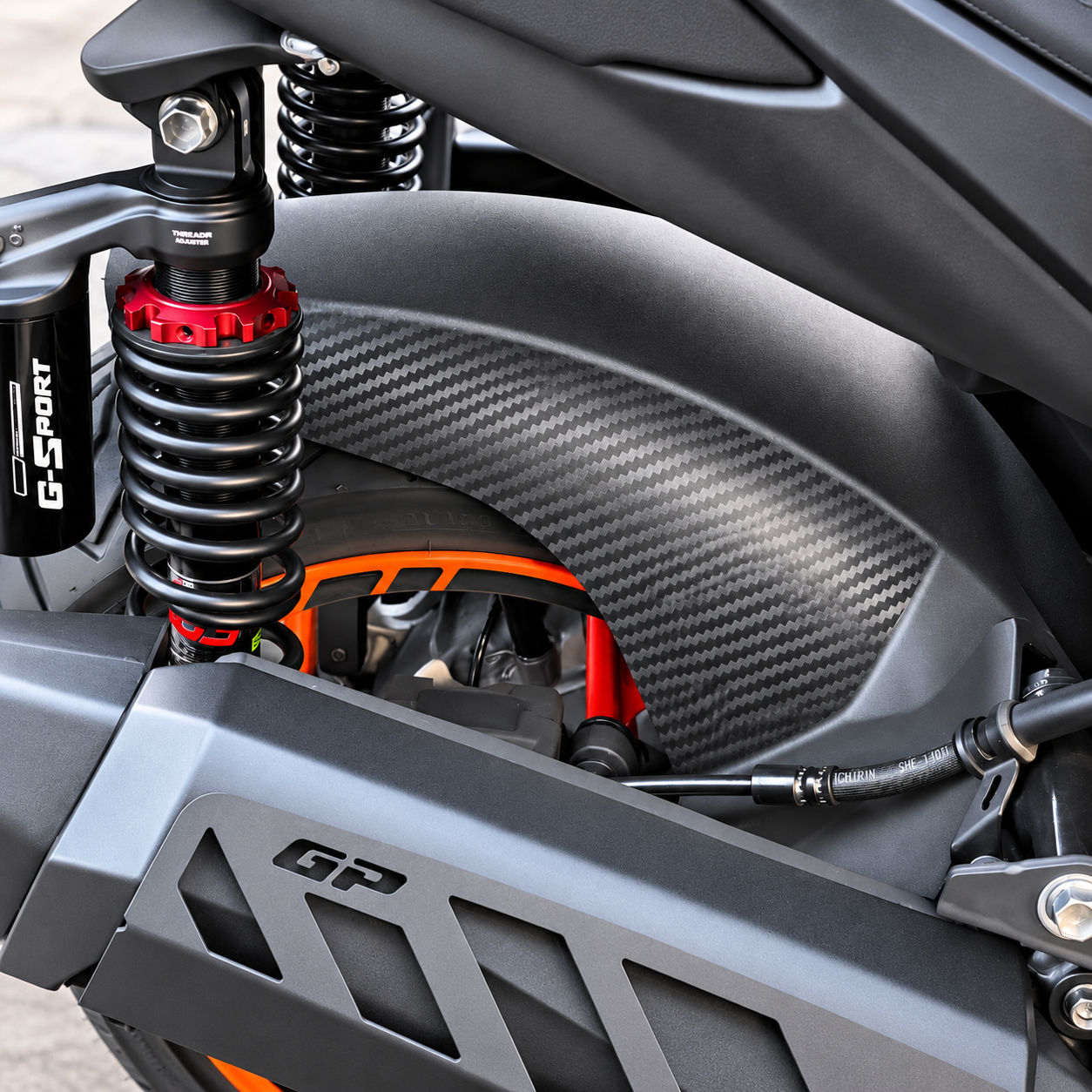 گلگیر / شلگیر عقب یاماها YAMAHA XMAX کد 200479