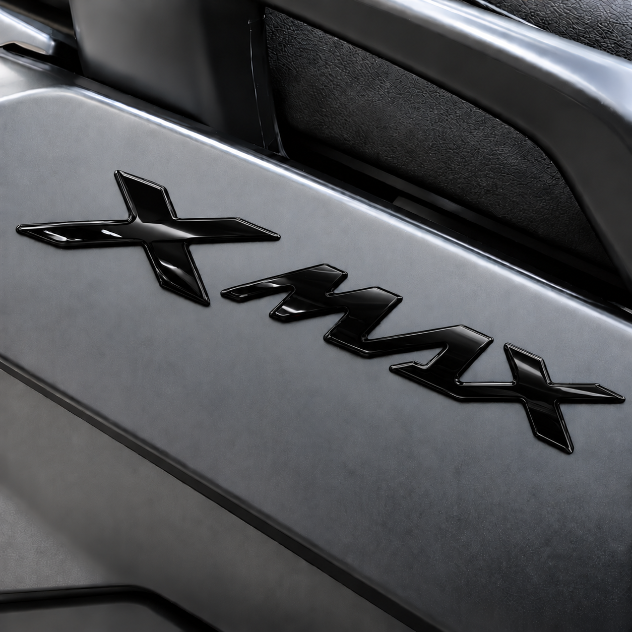 ارم / نوشته سه بعدی مشکی YAMAHA Xmax ساخت اندونزی اصل کد 201152