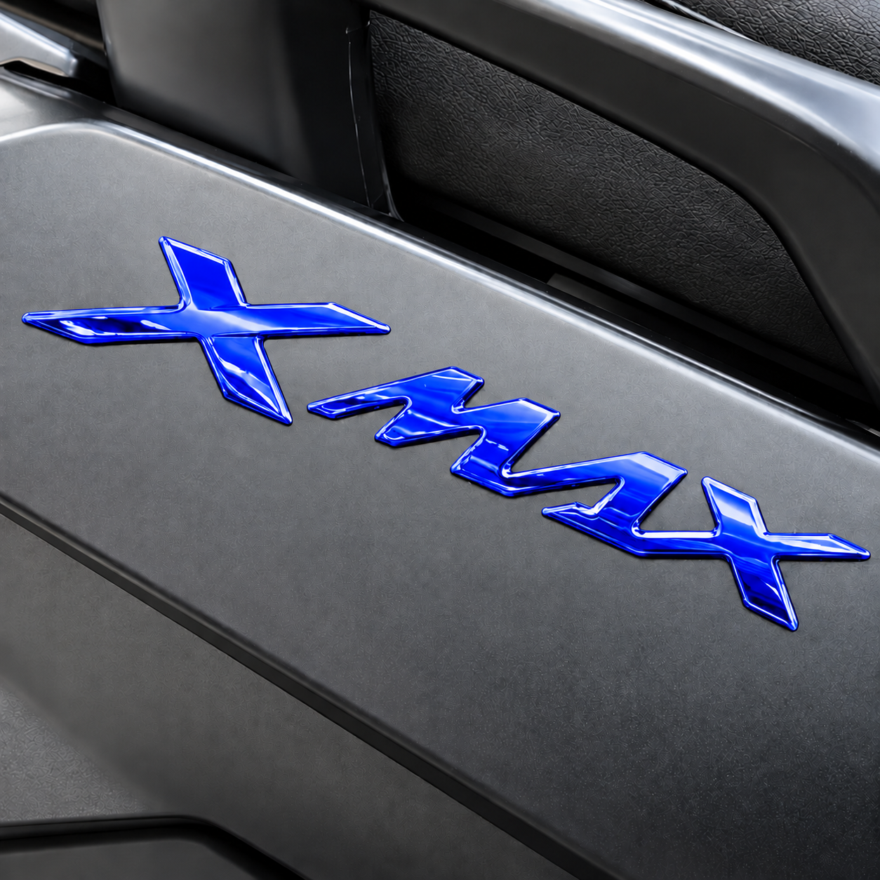 ارم / نوشته سه بعدی طلایی YAMAHA Xmax / ساخت اندونزی اصل